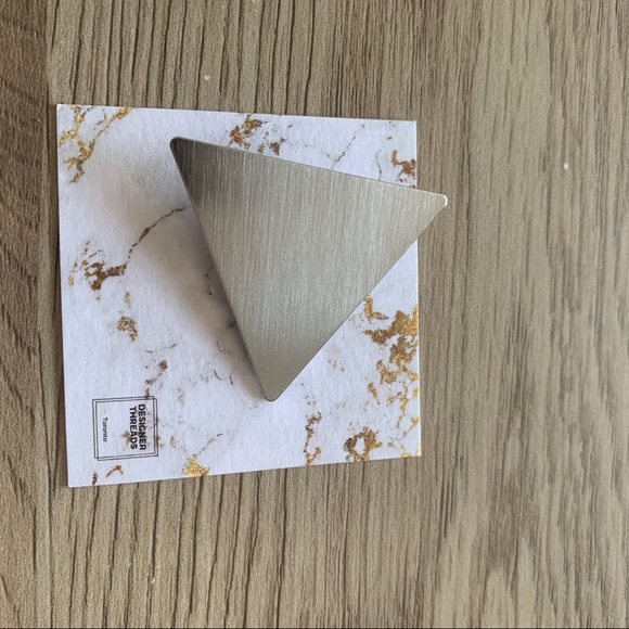 Silver Triangle Brushed Metal Hairpin Barrette - Picture 2 of 4